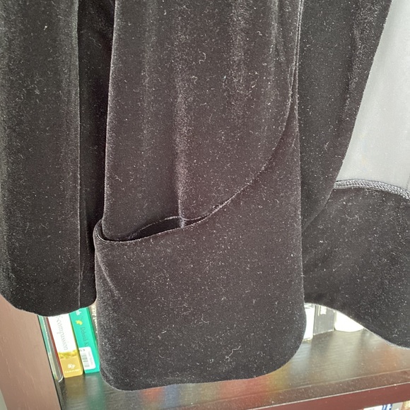 Open front black velvet blazer - Picture 3 of 6